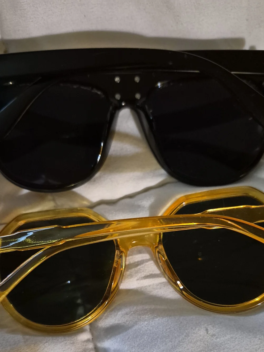 Round Amber Retro Sunglasses with Dark Lenses